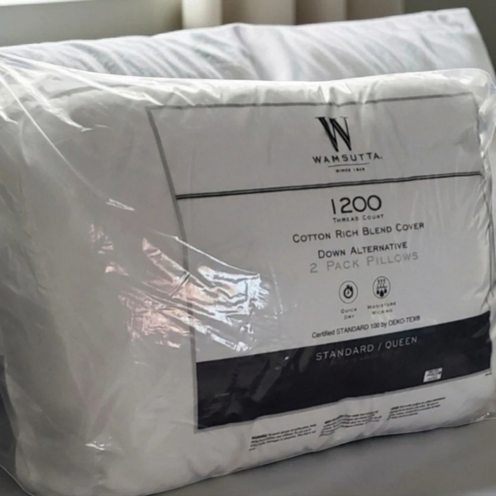 Brand New Wamsutta 1200 Thread Count Down Alternative 2 Pack Pillows. Standard.